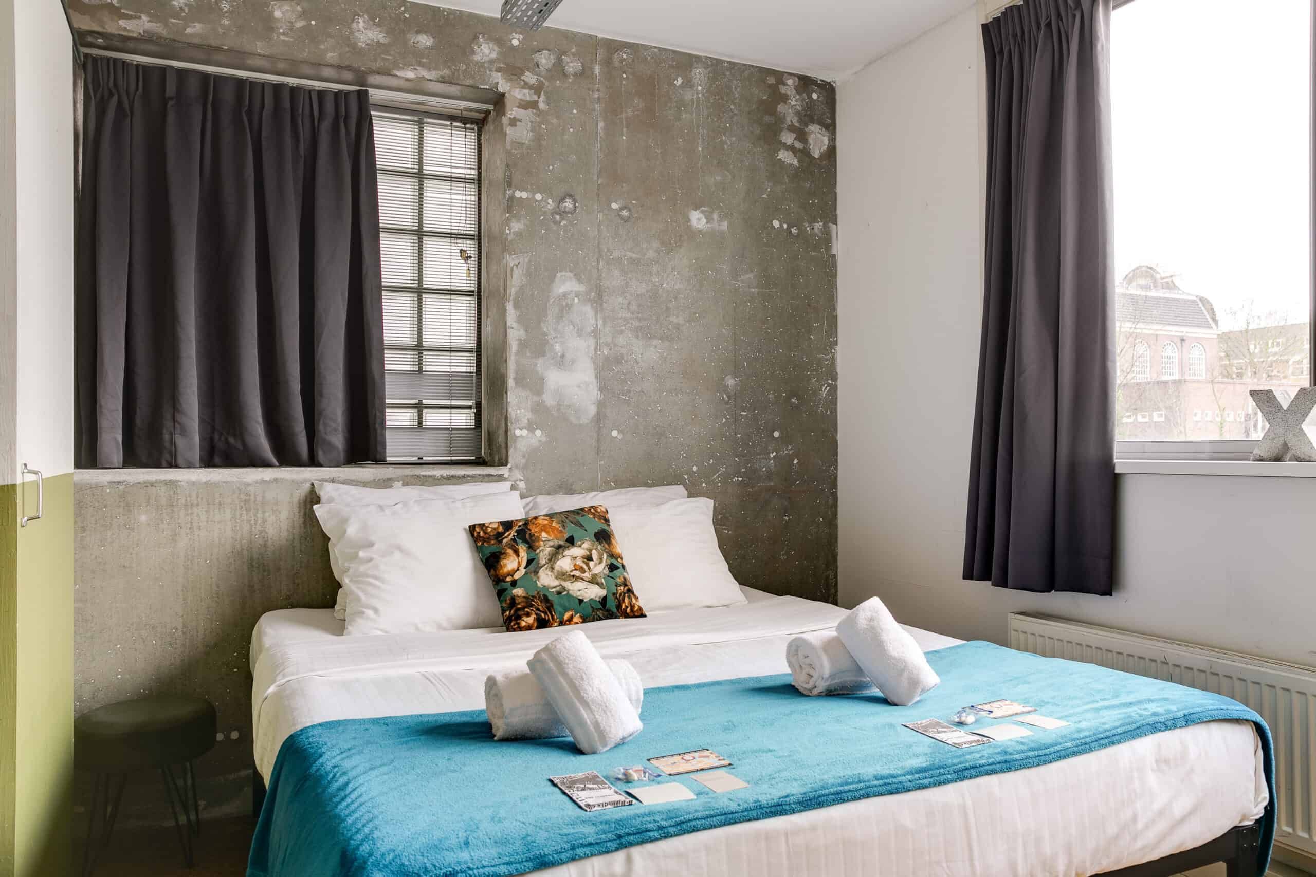 ClinkMama deluxe room Amsterdam