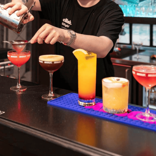 Cocktails at the hostel bar - Wunderbar