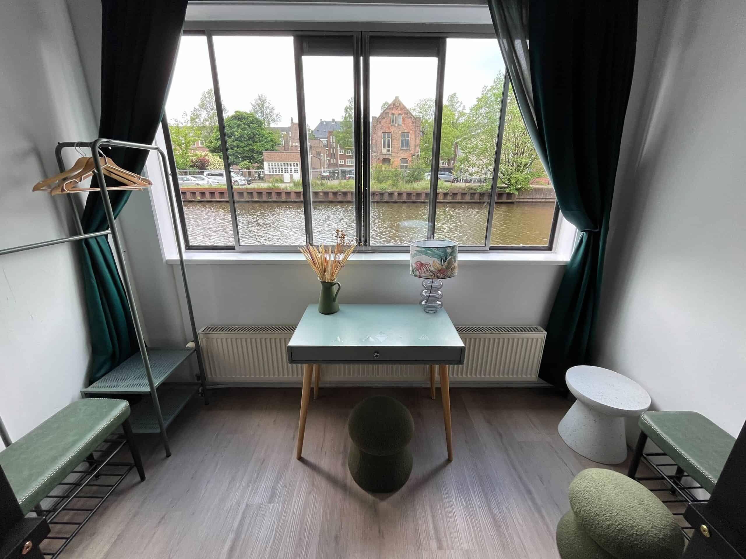 ClinkMama 8 Bed dorm with canal view