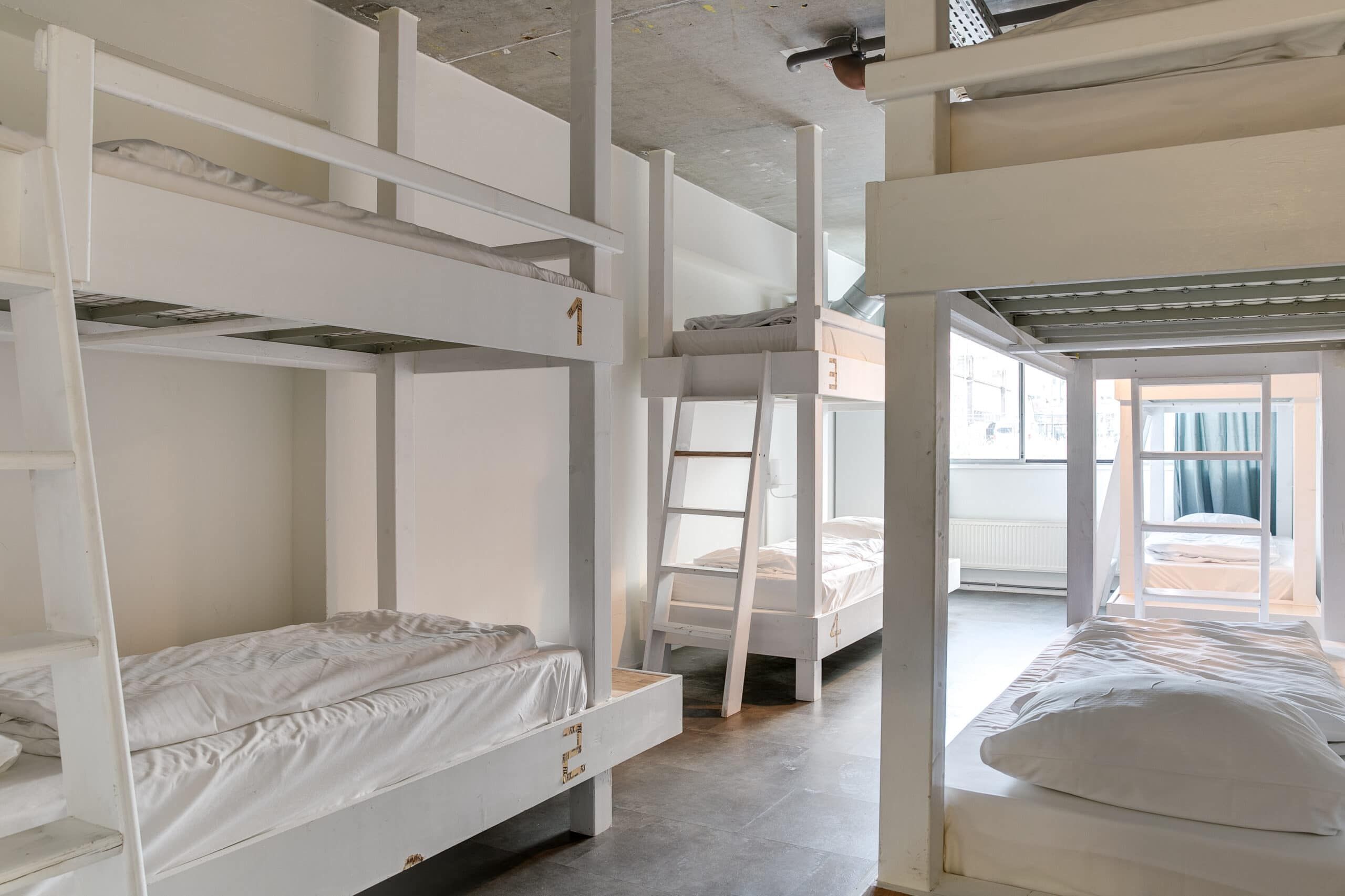 Mixed 8 bed dorm rooms at ClinkMama