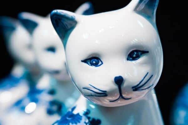 Delft blue ceramic cat