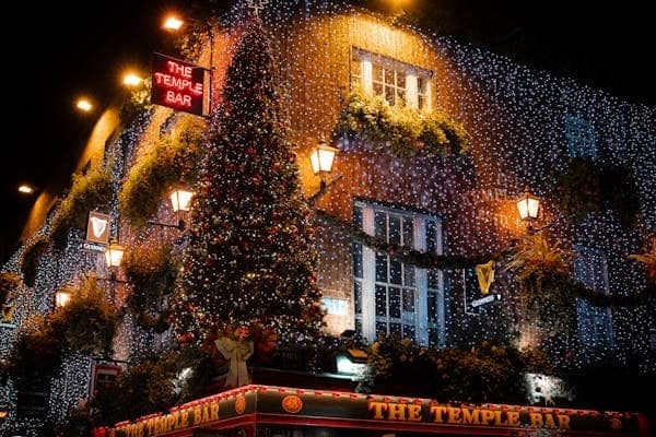 Temple Bar pub decorated for Christmas and NYE