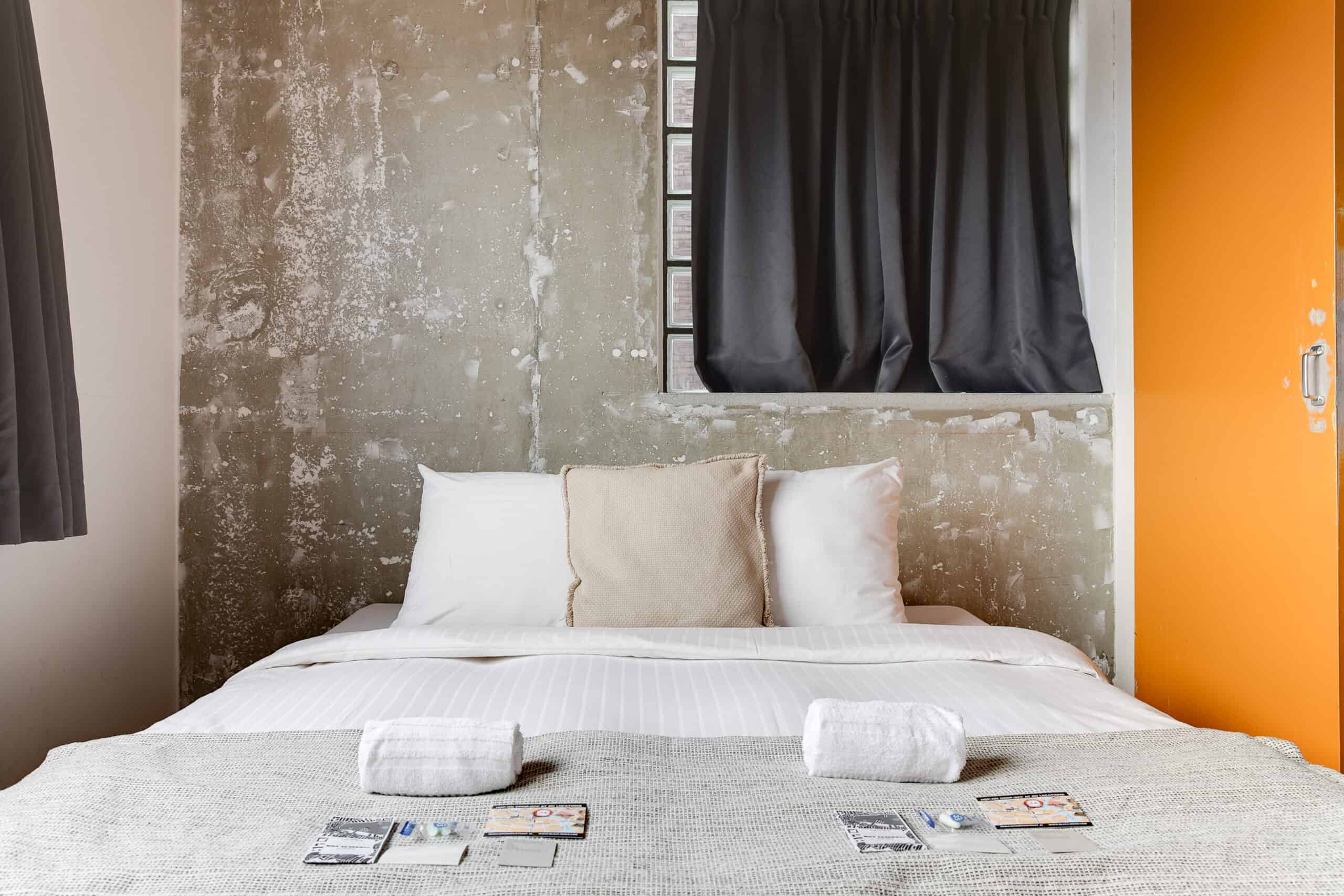 ClinkMama deluxe room in Amsterdam