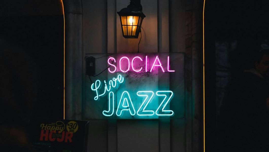 Neon light saying "Social Live Jazz"